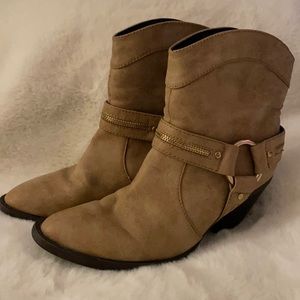 Mo Mo LUXE vegan suede harness boots tan with gold accents size 7.5